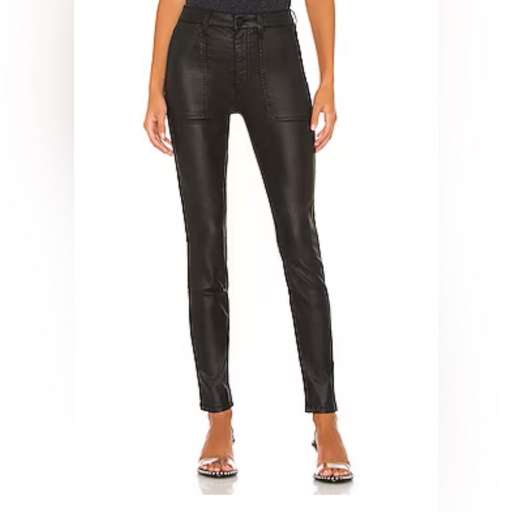 Size 29 59% modal, 39% poly, 2% spandex Machine wash Zip fly with button